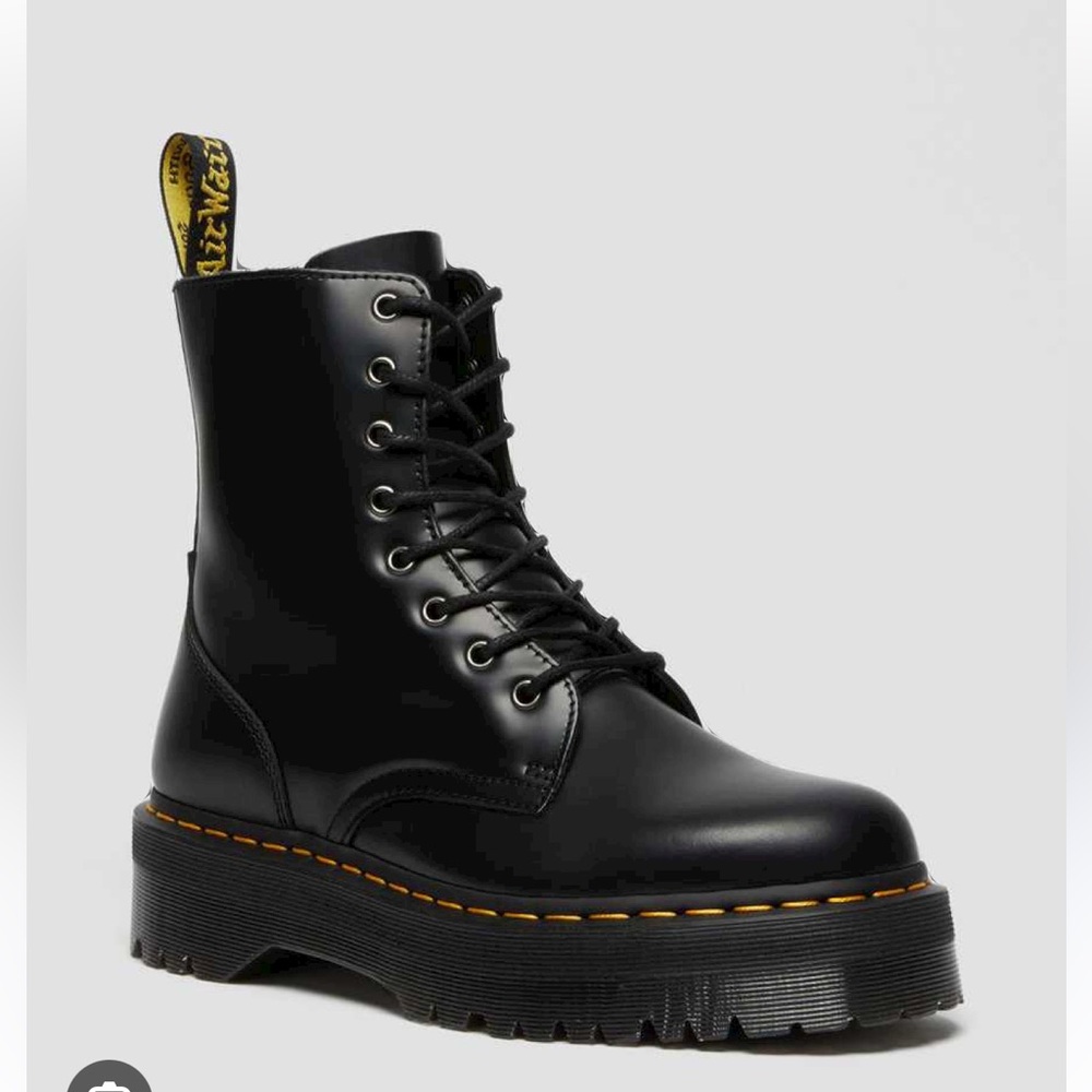 Dr. Martens Jadon Boot Smooth Leather Platforms - Black Polished Smooth
